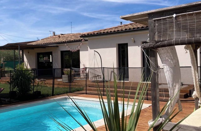 Villa Familiale Avec Piscine à 15 min du Pont du Gard et D'avignon