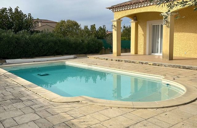 Villa Familiale Spacieuse 13 Personnes Entre Nimes et Sommières au Calme