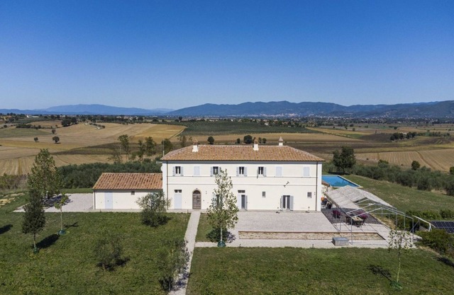 Villa Farneta by MMega
