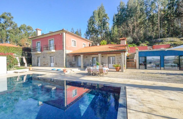 Villa Ferias - Four Bedroom Villa, Sleeps 8