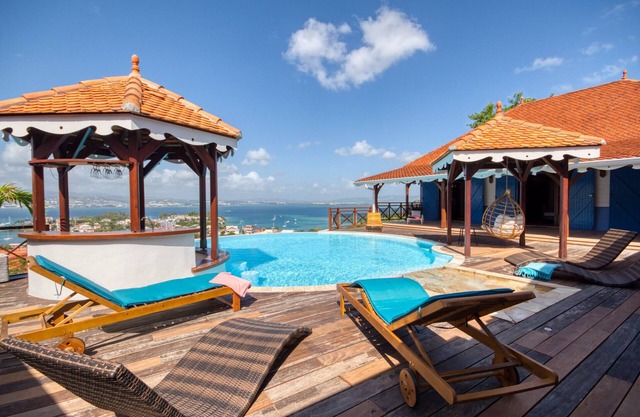 Villa for 10 people with large sea view (MQTI57 - 10 pax)