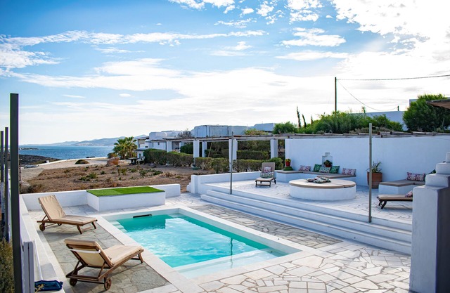 Villa for 6 guests with private pool! In Agia Irini - walking distance to beach!