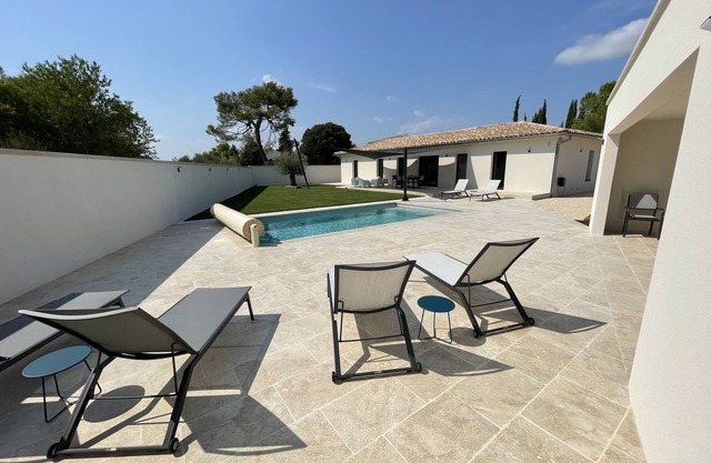 Villa with private pool, garden, near Uzès