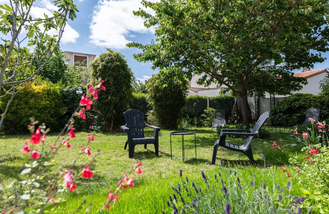 VILLA ROMA GUSCO BY THE SEA QUIET BEAUTIFUL GARDEN