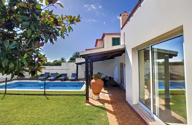 Villa Garajau - Four Bedroom House, Sleeps 8
