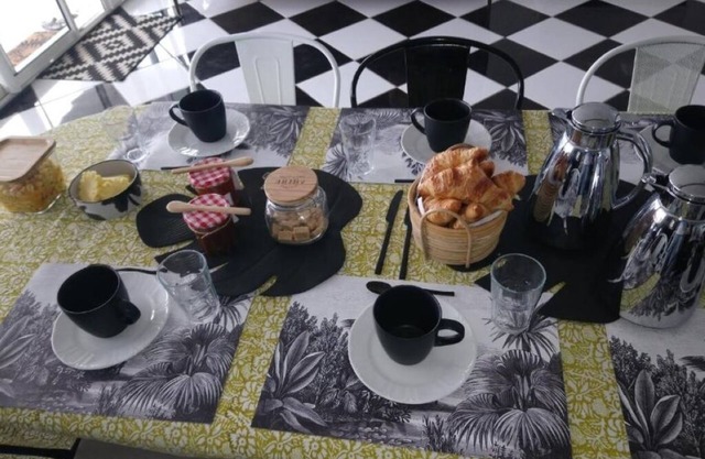 VILLA GARRIGA: Double Room - Mountain View