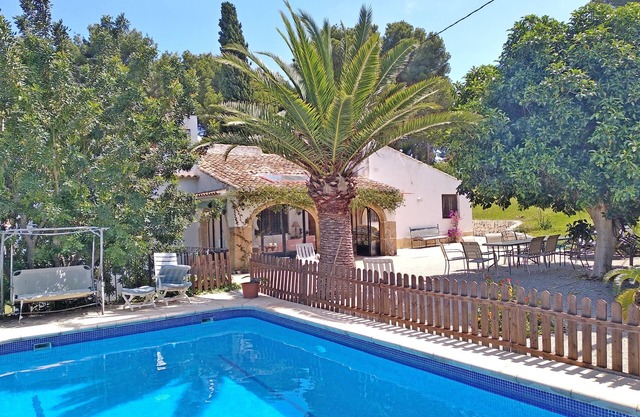 Villa Gavina Javea: House with garden and pool in exclusive urbanization