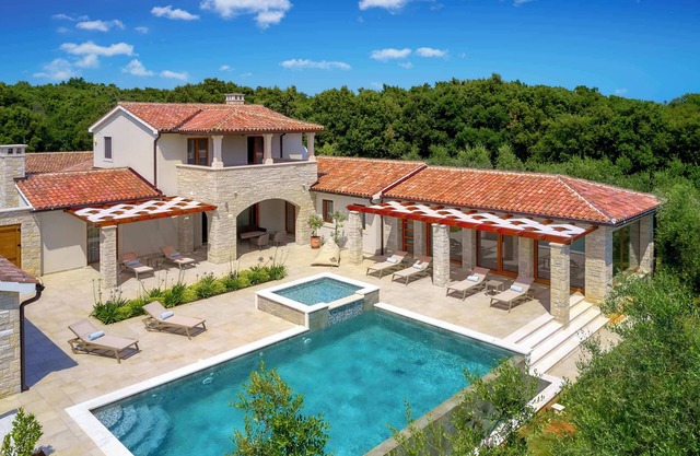 Villa Ginetto - 8 Persons, 4 Bedrooms, Private Pool, BBQ