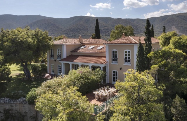 Villa Aetos - Nine Bedroom Villa, Sleeps 18