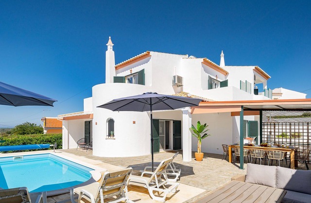 Villa Harpista in Guia by Ideal Homes