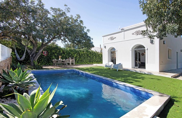 Villa 'Herdeiro' with Sea View, Wi-Fi and Air Conditioning