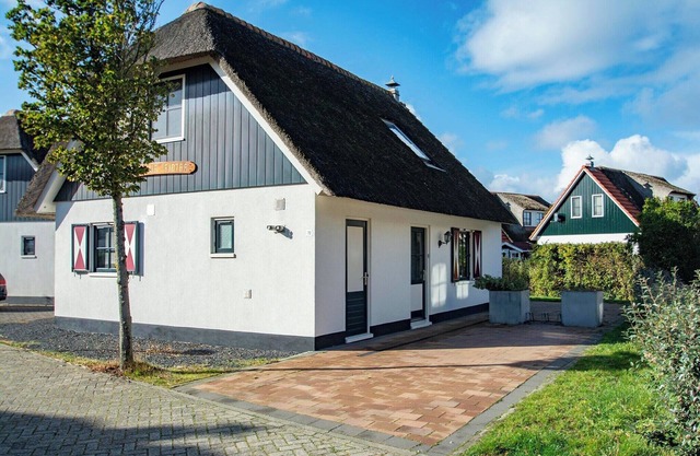 Villa in Callantsoog with Whirlpool and Beach