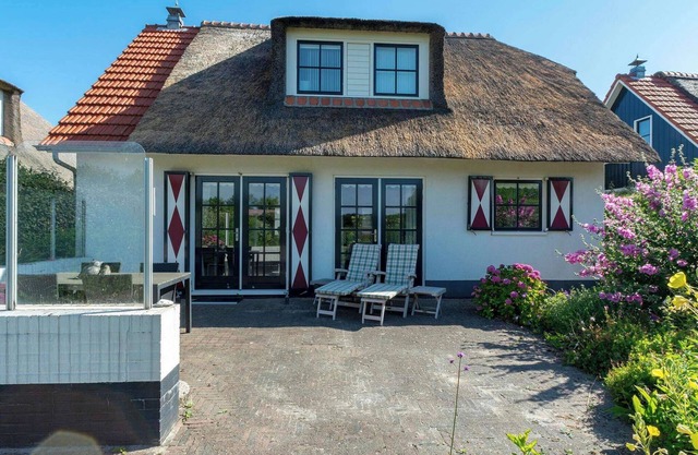 Villa in Callantsoog near the Beach