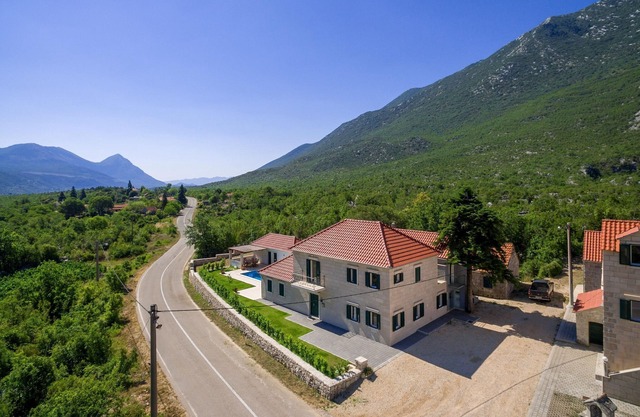 Villa in Croatia with Stunning Mountain Views