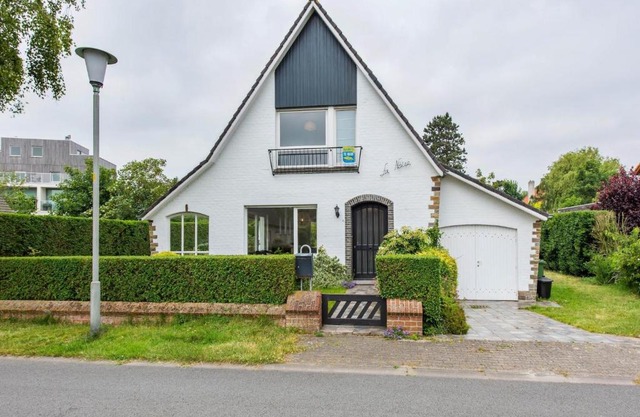 Villa in Koksijde near the Beach