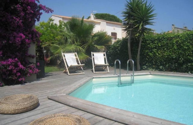 Villa in Le Brusc with swimming pool, 150m from the beach