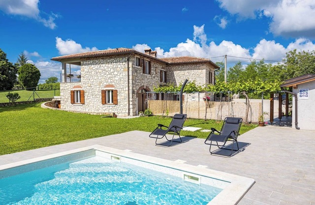 Villa in Nedešcina with Private Pool and Garden