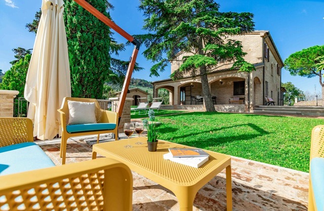 Villa in Pesaro with 4 bedrooms sleeps 10
