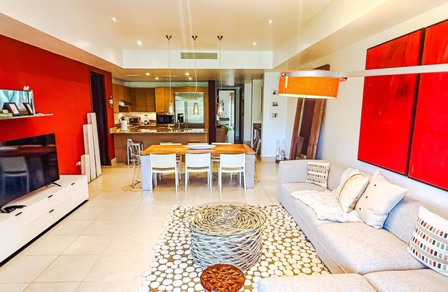 Villa in Red - Three Bedroom Apartment, Sleeps 8