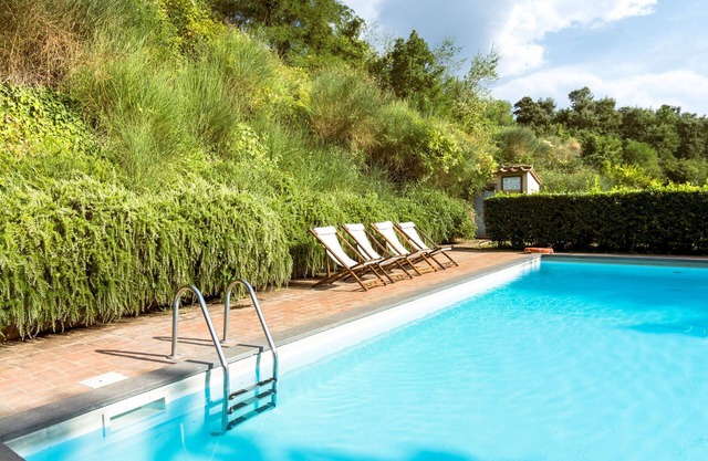 Villa in Rome with Pool & Garden