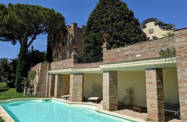 Villa in San Quirico with 6 bedrooms sleeps 12