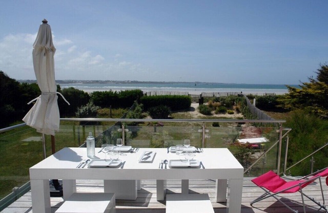 Villa in Santec with swimming pool