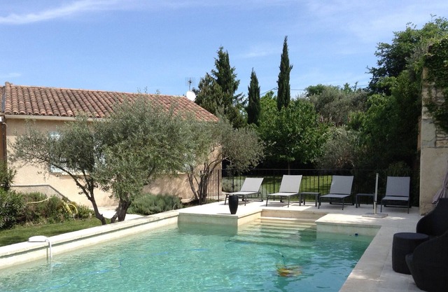 villa in the Luberon private pool not overlooked everything on foot