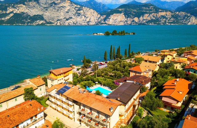 Villa Isabella Hotel & Residence