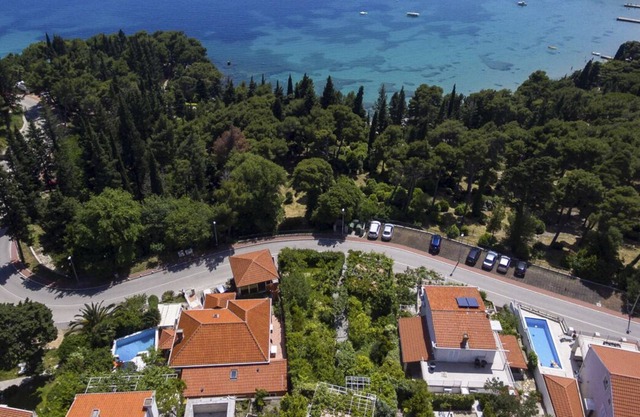 Villa Jadrien - Four Bedroom Villa, Sleeps 6