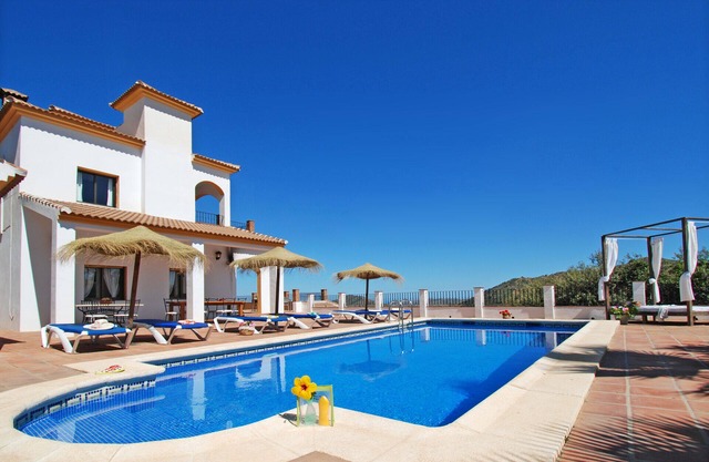 Villa José 1, 12 Pers, Heated pool, Wifi,A/C, petfriendly