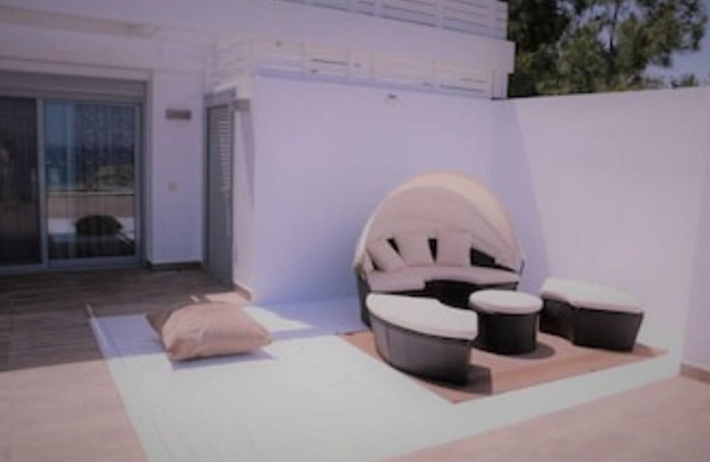 Villa *K* SeaView and Pool.