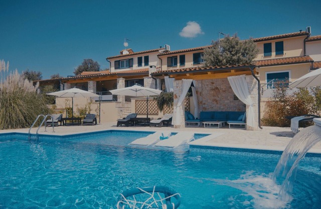 Villa Kalista Istriana for 10 people with private pool & sea view
