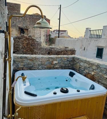 Villa Kastrouna, with private heated jacuzzi