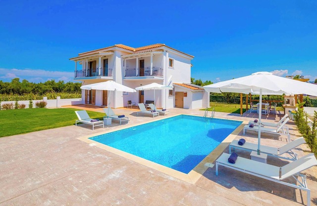 Villa Kerasia - Five Bedroom Villa, Sleeps 10