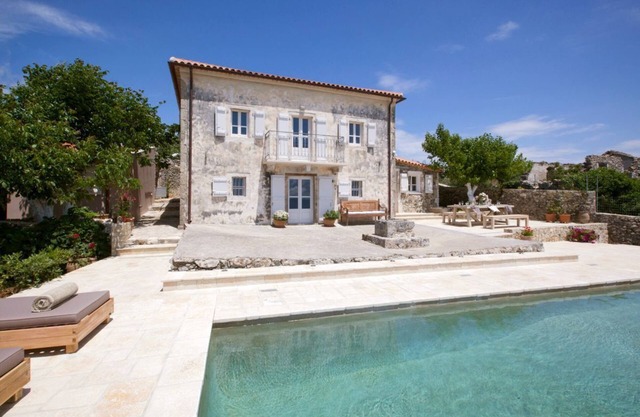 Villa Kothreas - Four Bedroom Villa, Sleeps 8