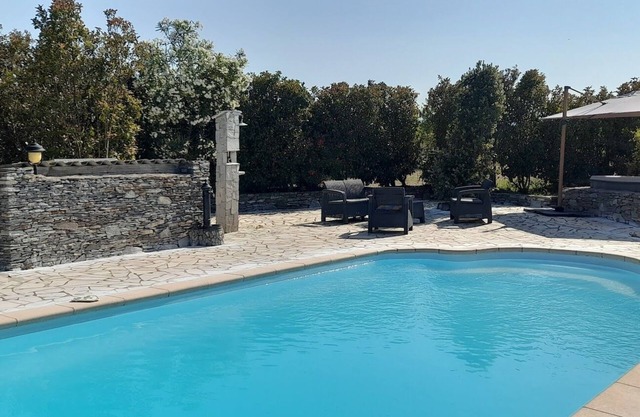 Villa l'Alivu terrace and pool