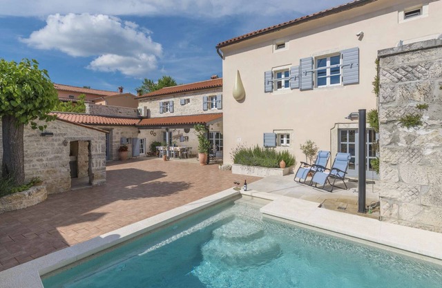 Villa L'Esprit - charming countryside villa in Istria with 5 bedrooms for ten guests with a pool