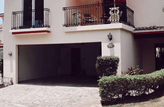 “Villa las Cuatas”, beachfront vacations.