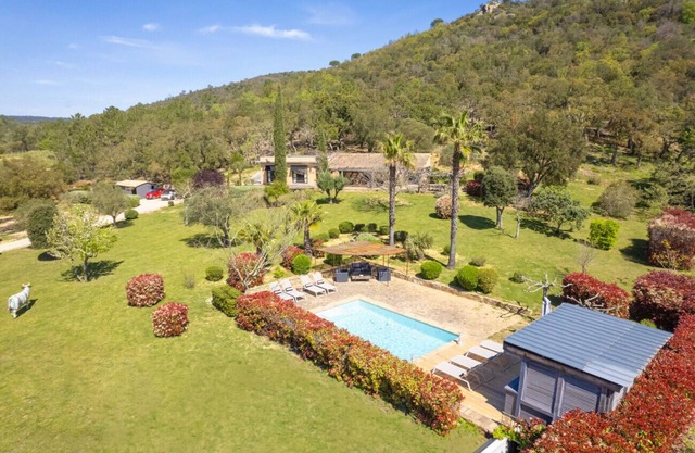 VILLA LA BERGERIE AVEC PISCINE