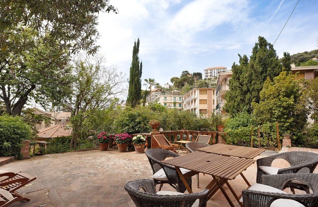 Villa 'La Vignetta' with Sea View, Terrace, Garden & Wi-Fi