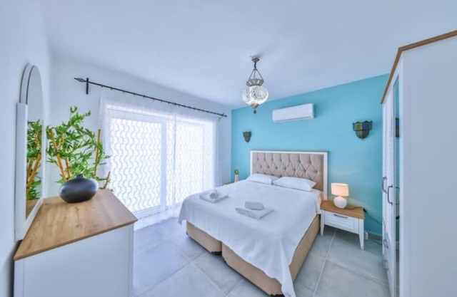 'Villa Lagoon' with stunning sunset views