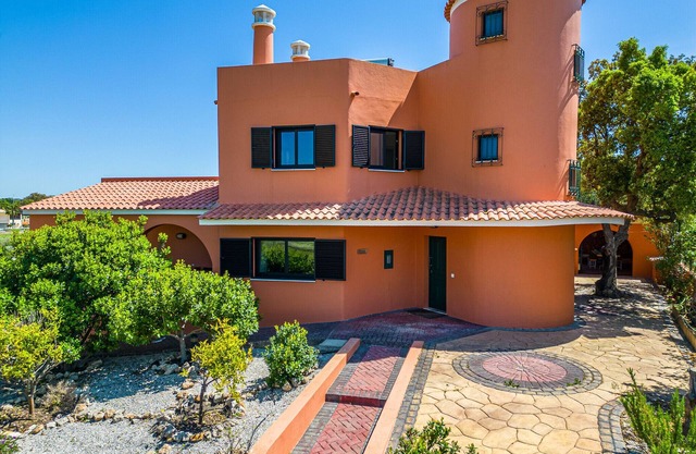 Villa Laranja - Large private pool and great location