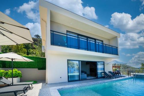 Villa Larissa with Sea View