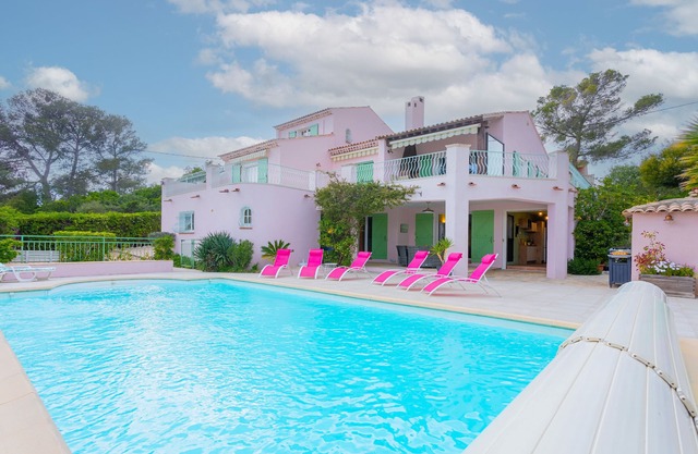 Villa 'Le 931' with Sea View, Private Pool and Wi-Fi