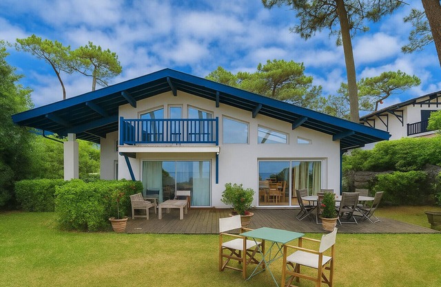 Villa Les 3 Arbres – Sea View and Authentic Charm in Pyla-sur-Mer