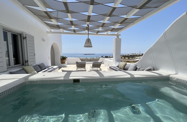 Villa LIMANI. New Golden Beach, panorama sea view, Superior-Jacuzzi!