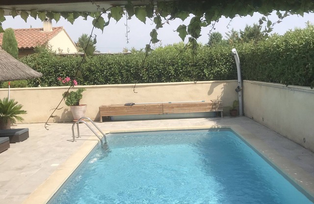 Villa located 300 metres from 1 bakery, snack bar, grocery store and café