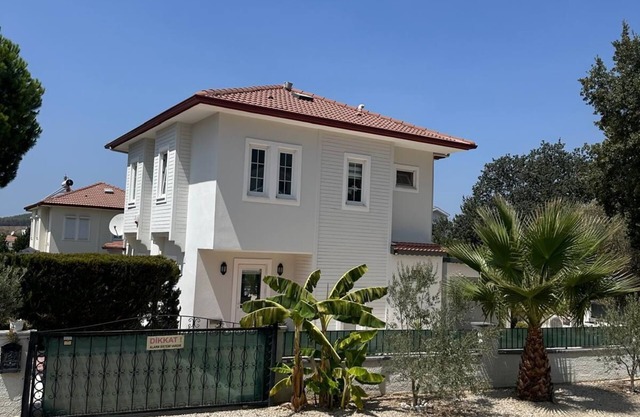 Villa London by Luxury Group with Private Swimming pool