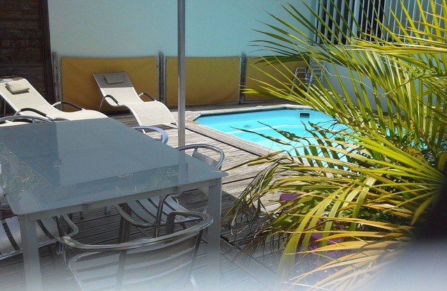 Villa majoma pool and sea https:/business.google.com/site/l/076174