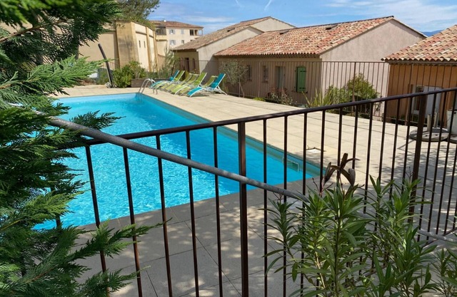 Villa Mallemort, 3 bedrooms, 6 persons
